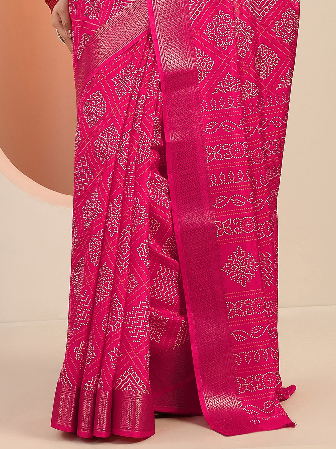 Pink Printed Silk Blend Saree With Unstitched Blouse Piece