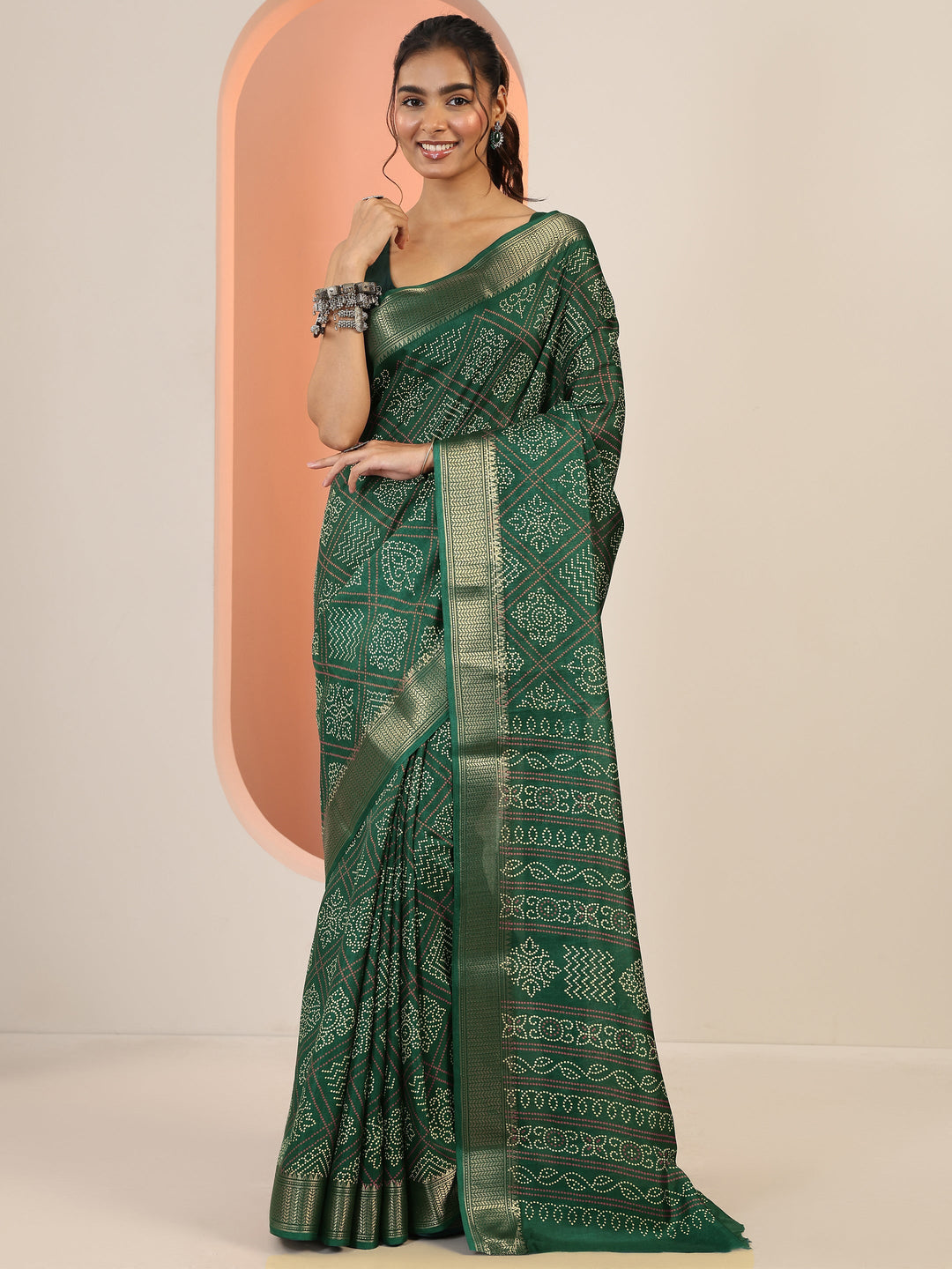 Green Printed Silk Blend Saree With Unstitched Blouse Piece