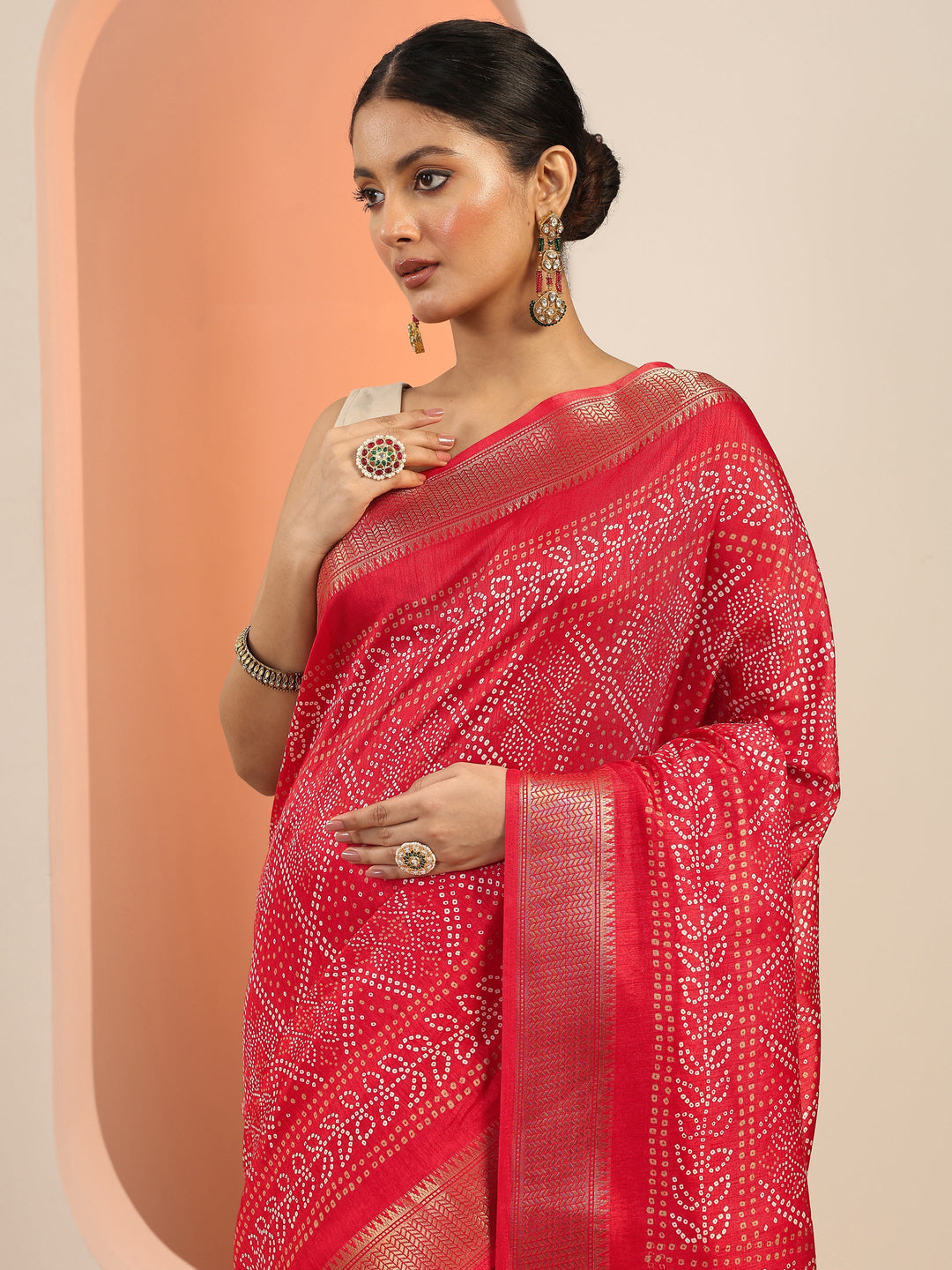 Red Printed Silk Blend Saree With Unstitched Blouse Piece
