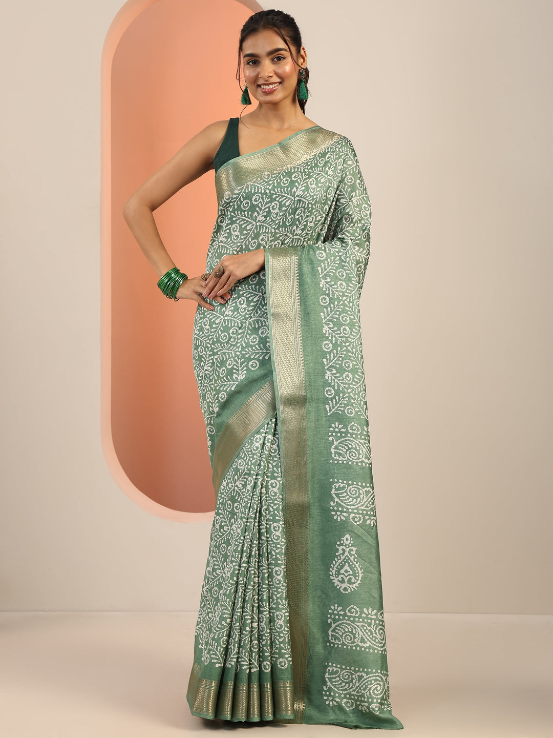 Green Printed Silk Blend Saree With Unstitched Blouse Piece