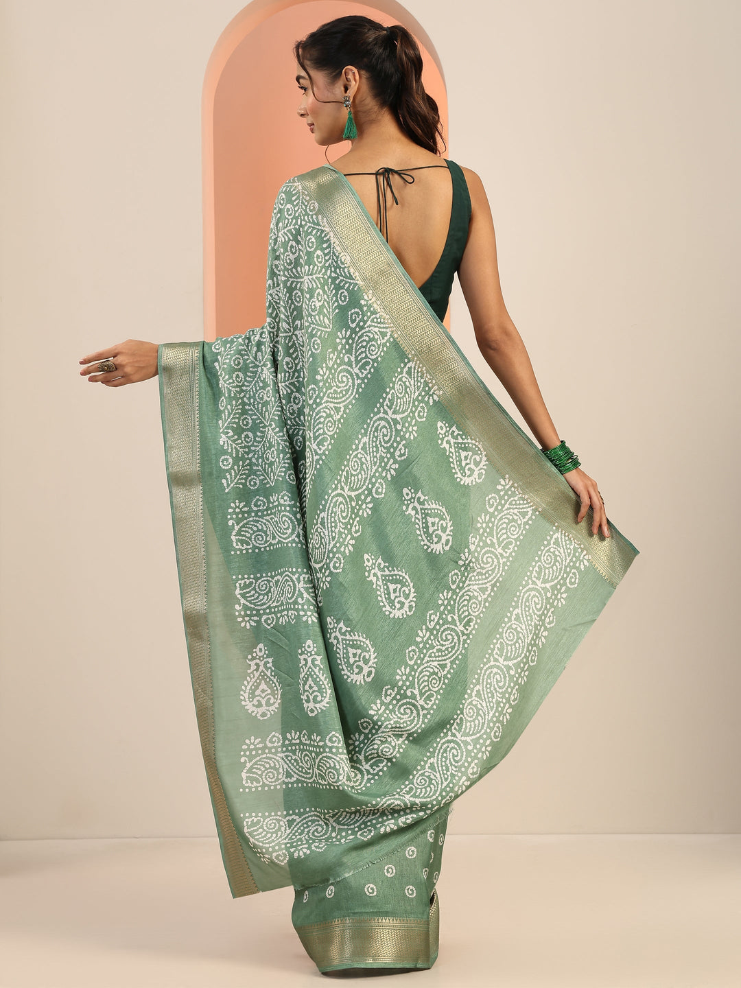 Green Printed Silk Blend Saree With Unstitched Blouse Piece