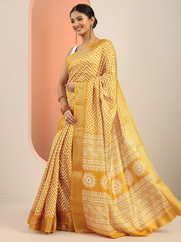 Mustard Printed Silk Blend Saree With Unstitched Blouse Piece