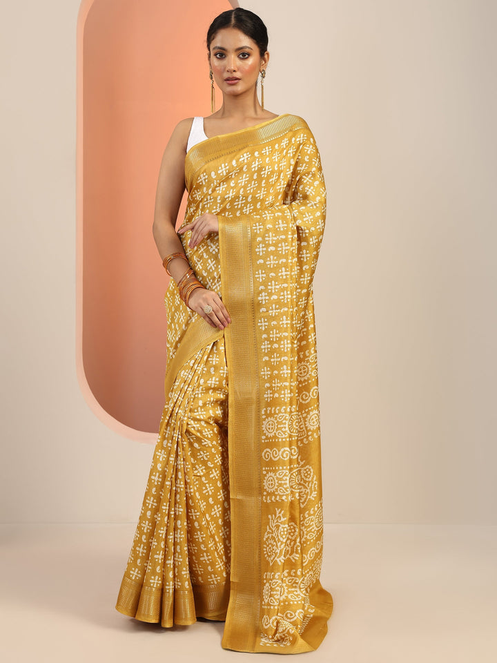 Mustard Printed Silk Blend Saree With Unstitched Blouse Piece