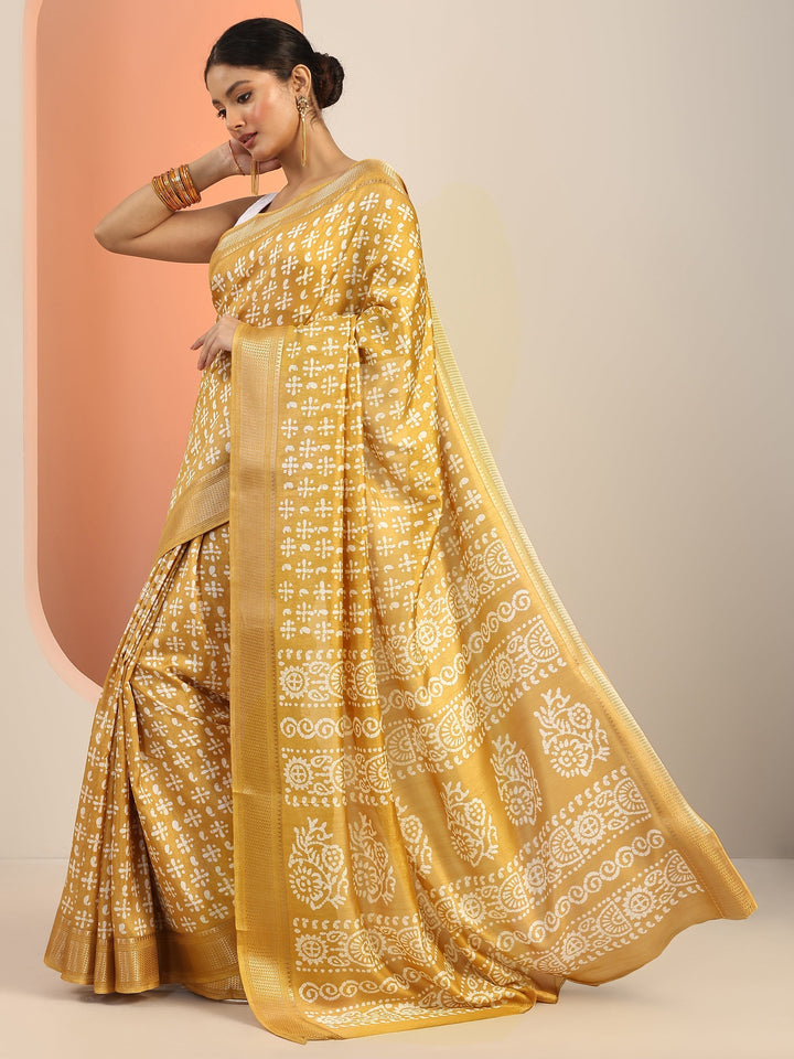 Mustard Printed Silk Blend Saree With Unstitched Blouse Piece