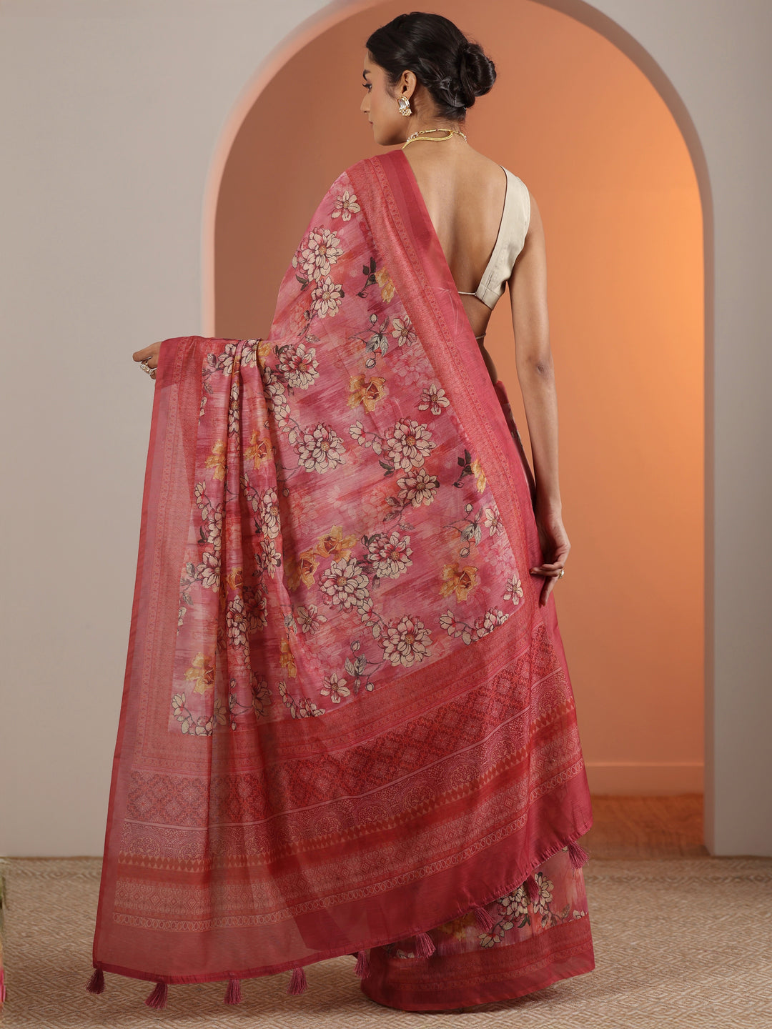 Pink Printed Silk Blend Saree With Unstitched Blouse Piece