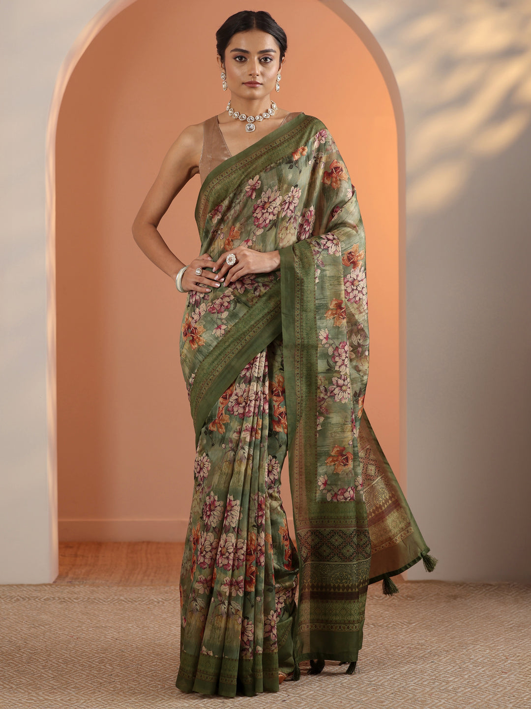 Green Printed Silk Blend Saree With Unstitched Blouse Piece