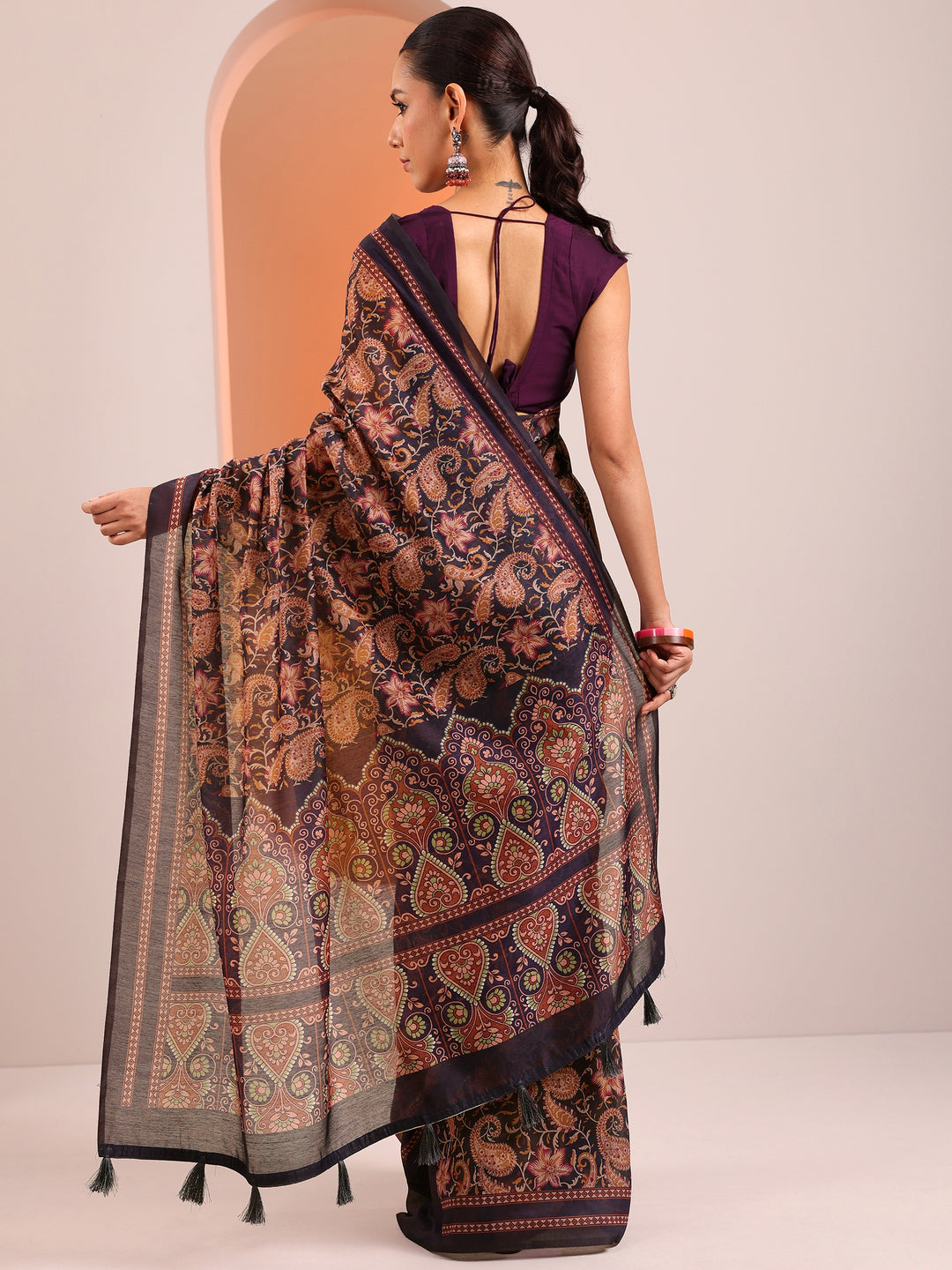 Rust Printed Silk Blend Saree With Unstitched Blouse Piece