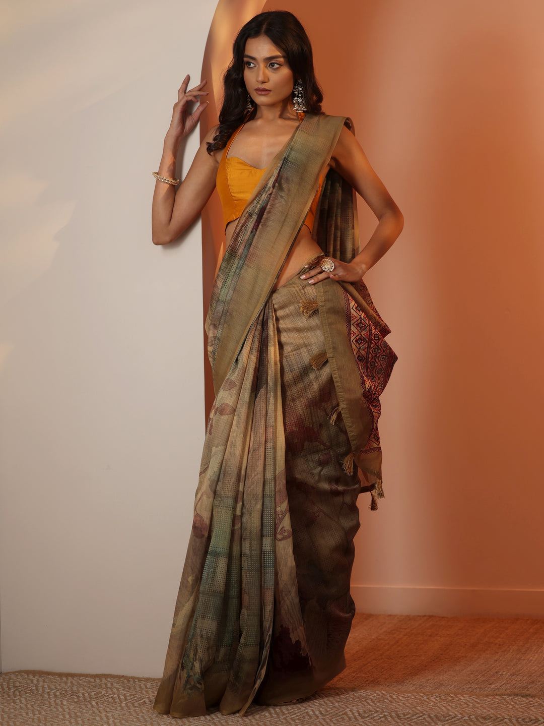 Tan Printed Silk Blend Saree With Unstitched Blouse Piece