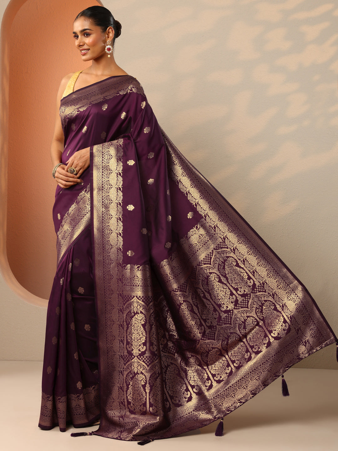Burgundy Woven Design Banarasi Silk Blend Saree With Unstitched Blouse Piece