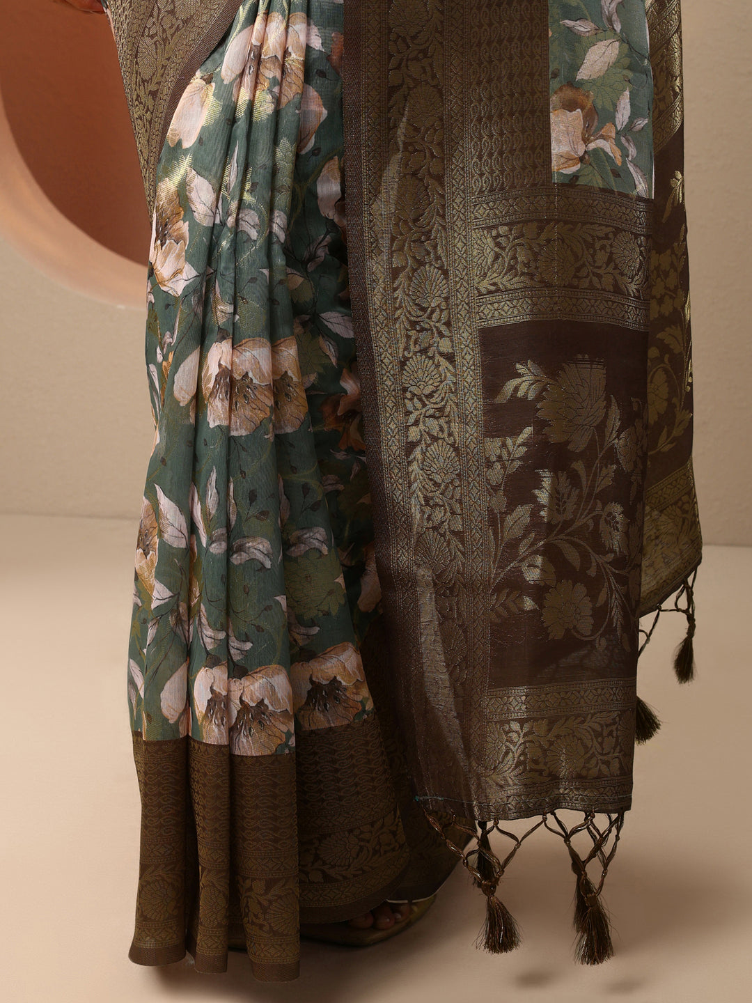 Green Printed Silk Blend Saree With Unstitched Blouse Piece