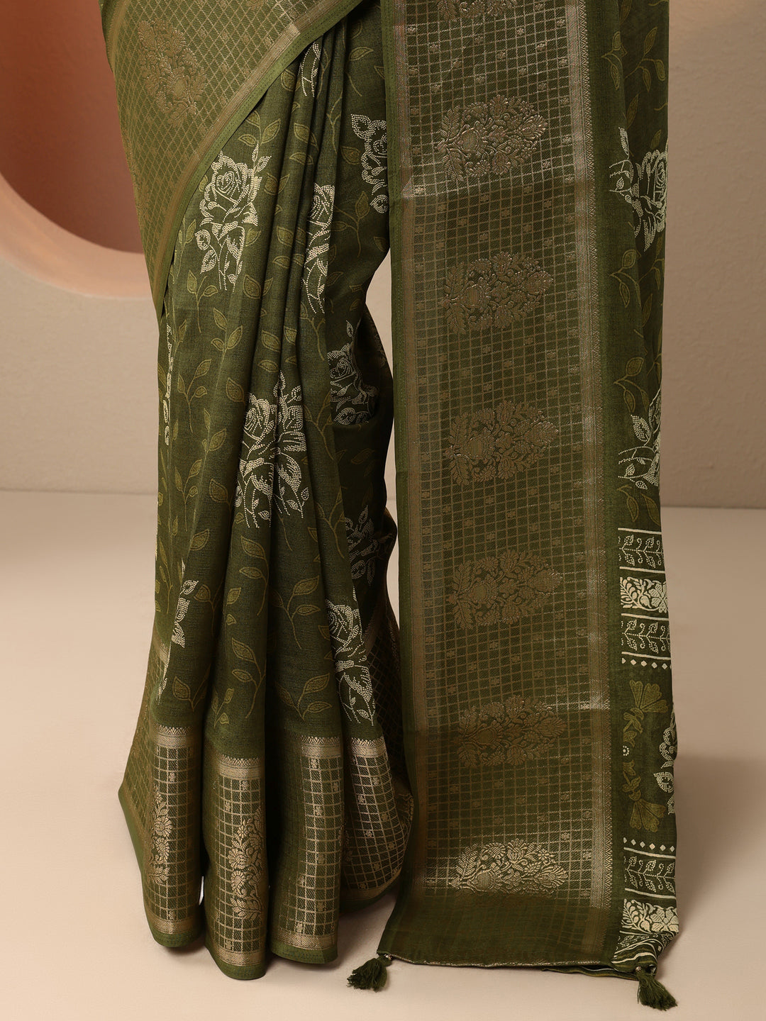 Green Printed Georgette Saree With Unstitched Blouse Piece