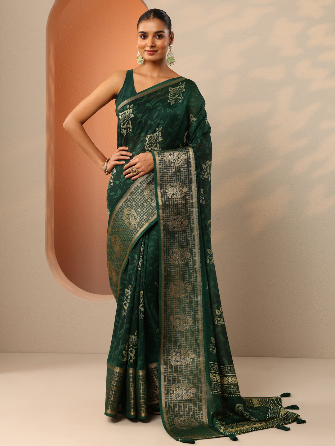 Green Printed Georgette Saree With Unstitched Blouse Piece