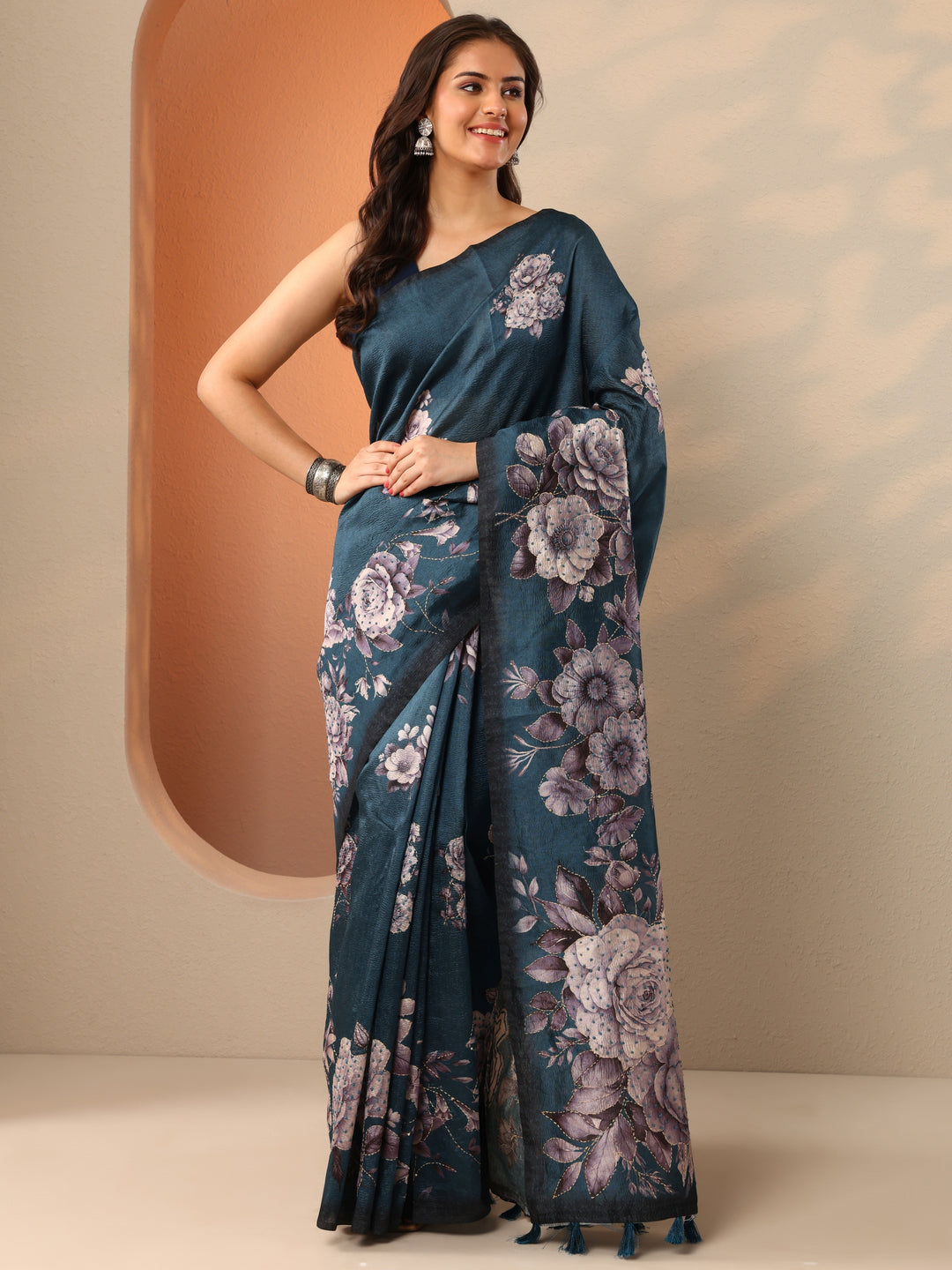 Teal Embellished Silk Blend Saree With Unstitched Blouse Piece