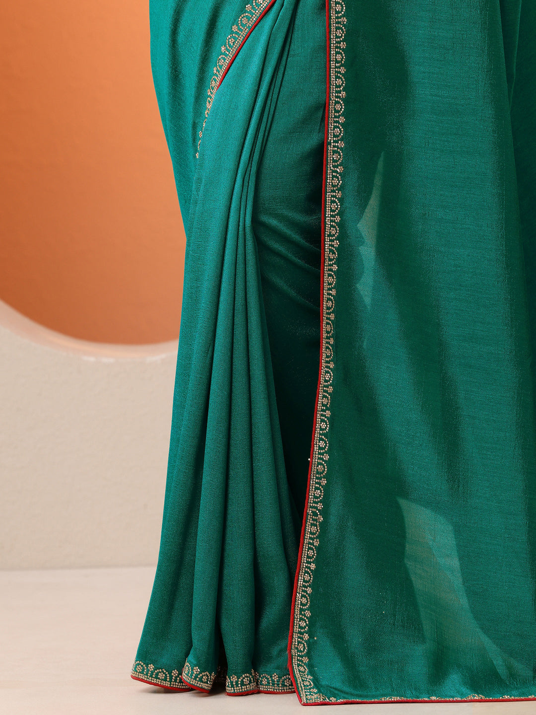 Green Solid Silk Blend Saree With Unstitched Blouse Piece