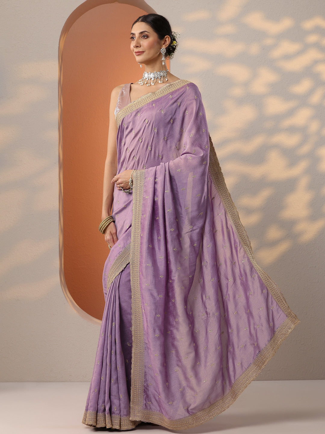 Lavender Embellished Silk Blend Saree With Unstitched Blouse Piece