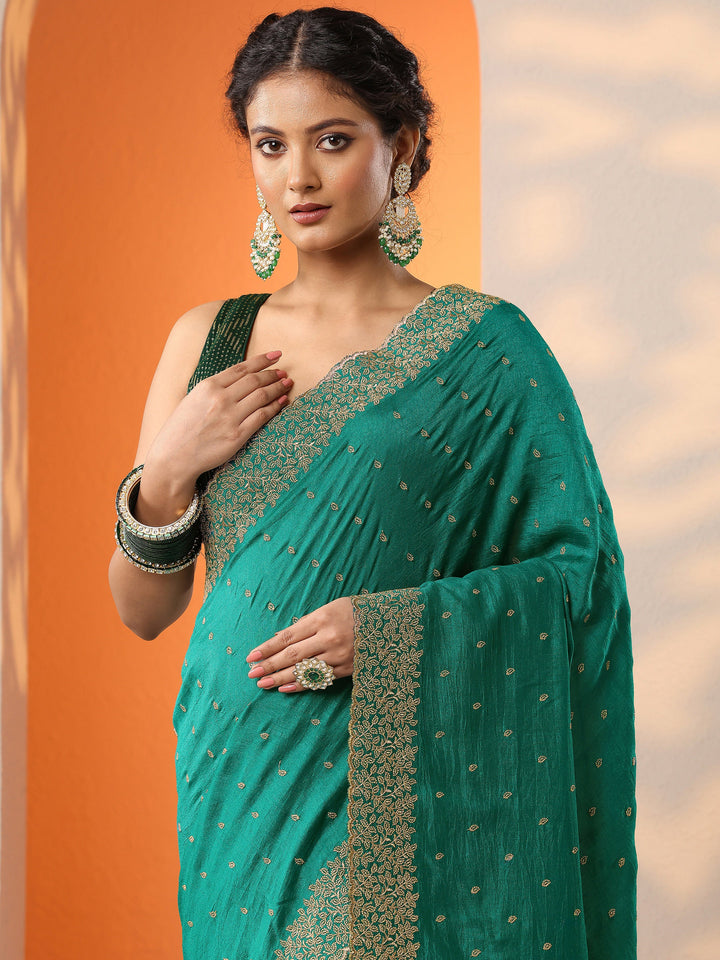 Green Embellished Silk Blend Saree With Unstitched Blouse Piece