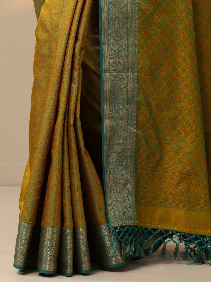 Green Woven Design Banarasi Silk Blend Saree With Unstitched Blouse Piece