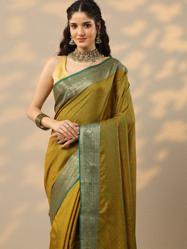 Green Woven Design Banarasi Silk Blend Saree With Unstitched Blouse Piece