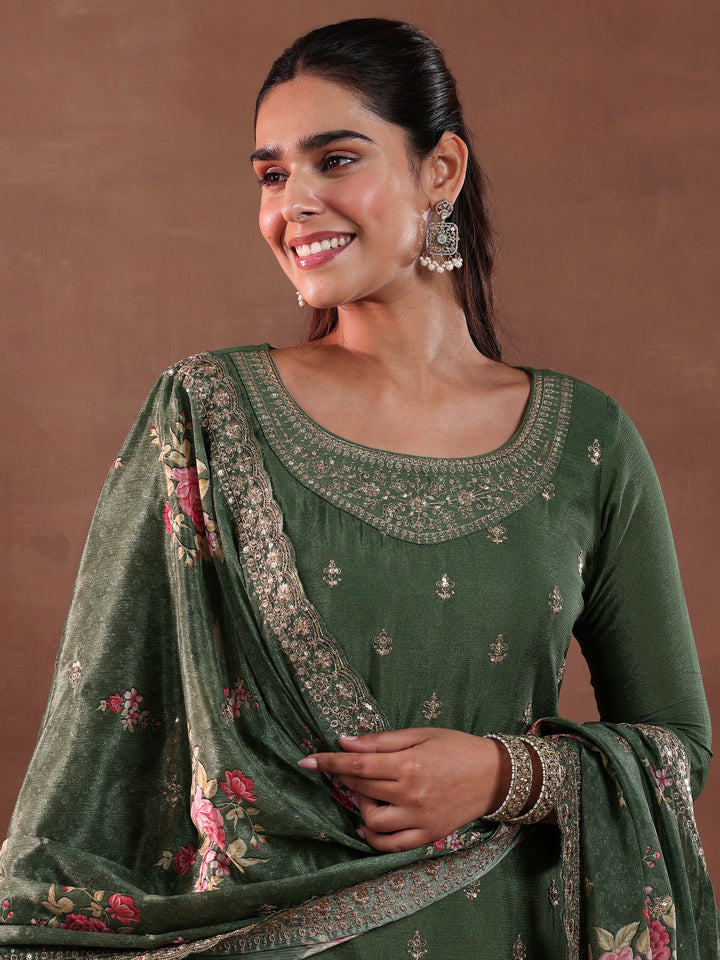 Green Embroidered Silk Blend Straight Suit With Dupatta