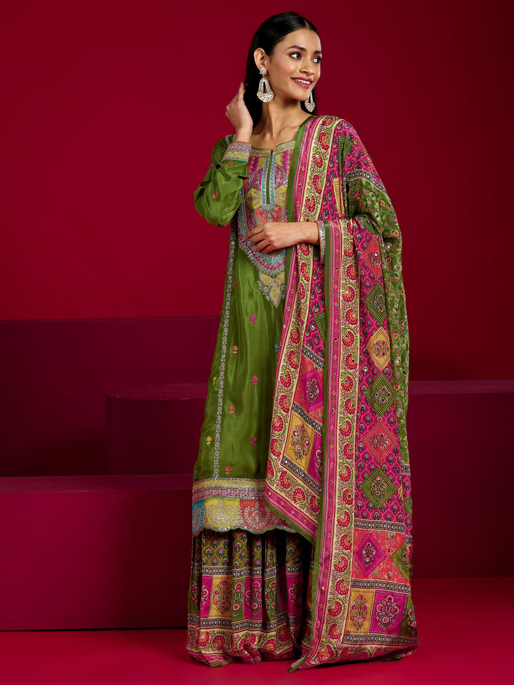 Libas Art Green Embroidered Silk Blend Straight Suit With Dupatta