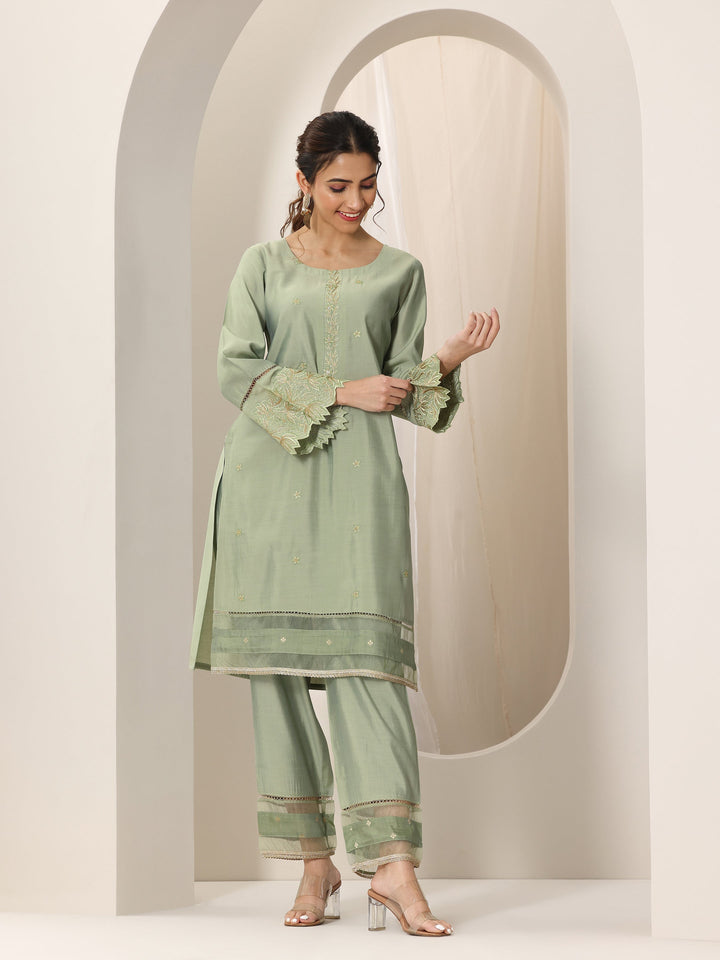 Green Embroidered Silk Blend Straight Kurta Set