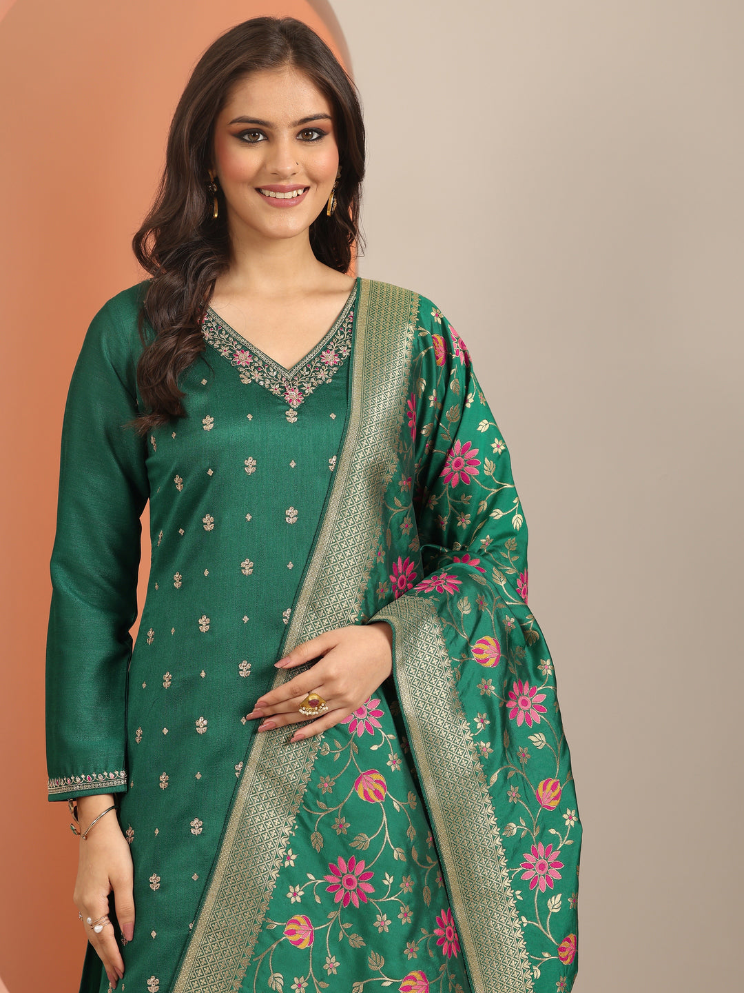Green Embroidered Silk Blend Straight Suit Set With Dupatta