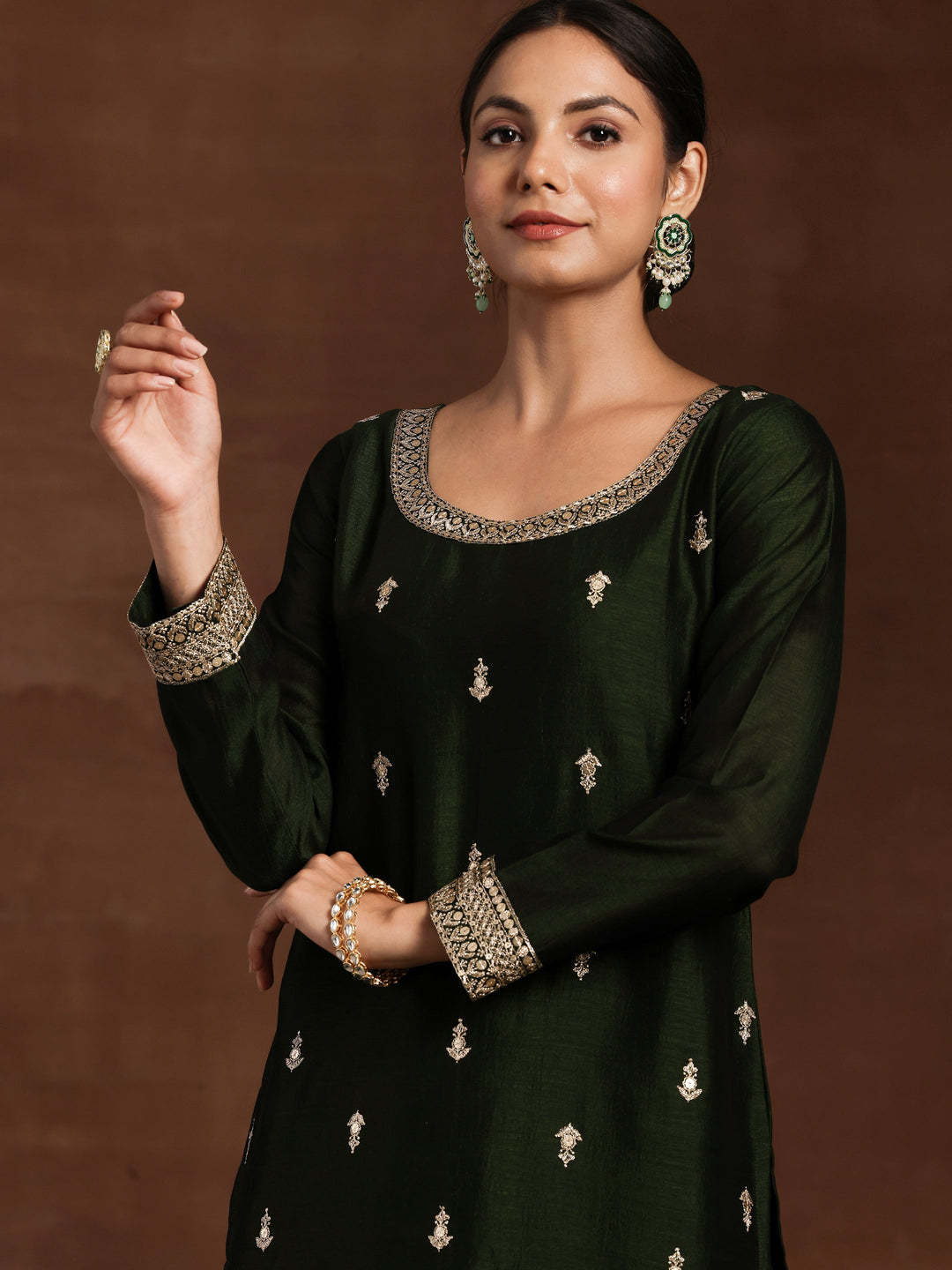 Green Embroidered Silk Blend Straight Suit With Dupatta