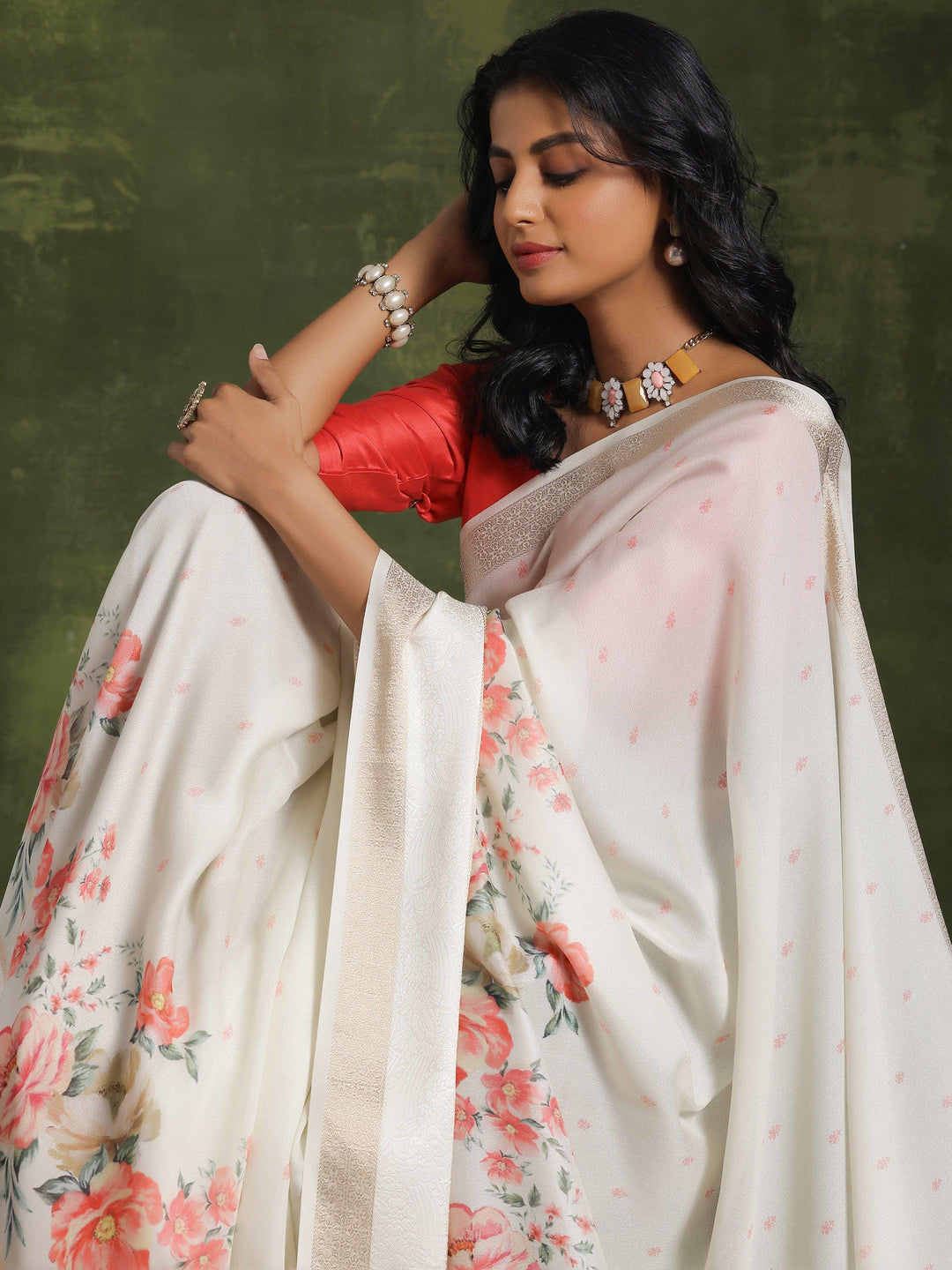 Off White Printed Silk Blend Saree With Unstitched Blouse Piece - Libas