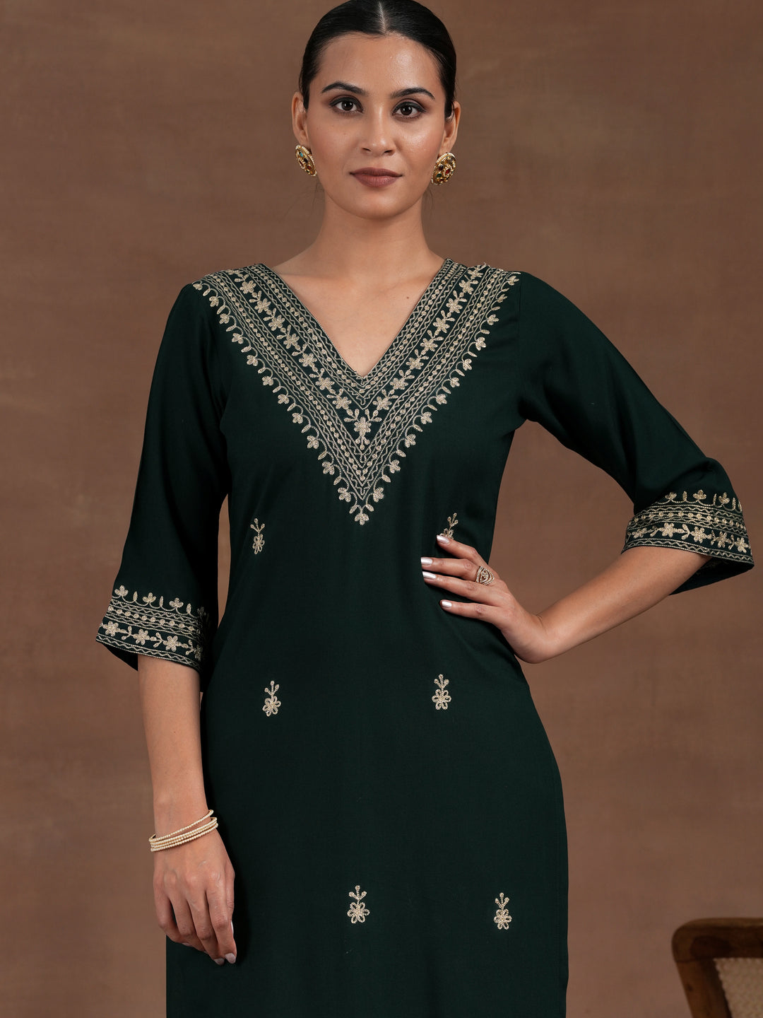 Green Embroidered Rayon Straight Kurta