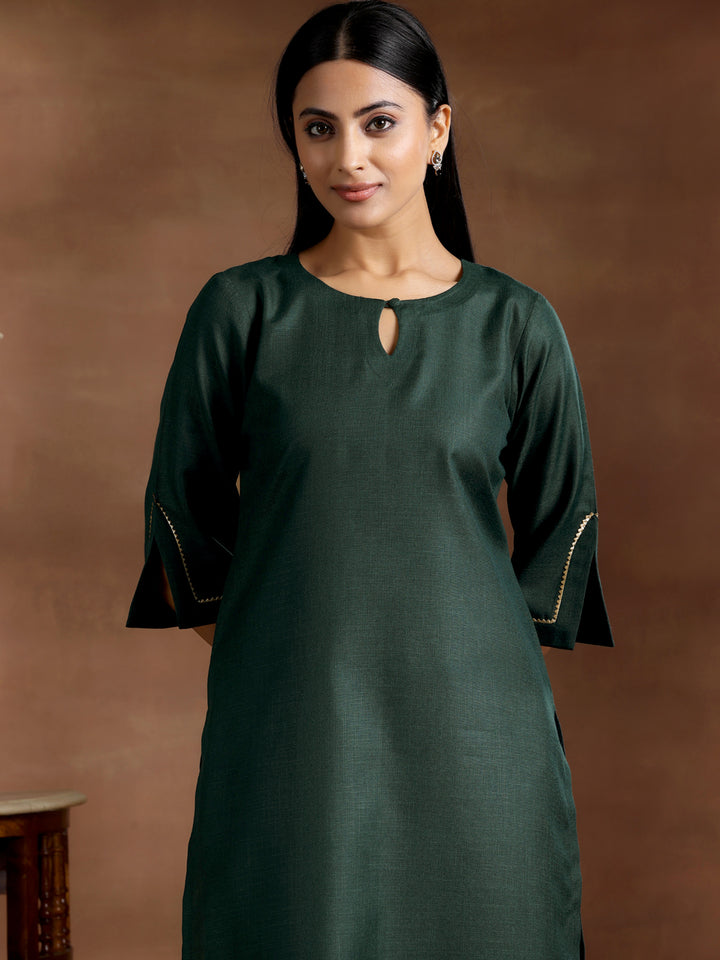 Green Solid Cotton Blend Straight Kurta