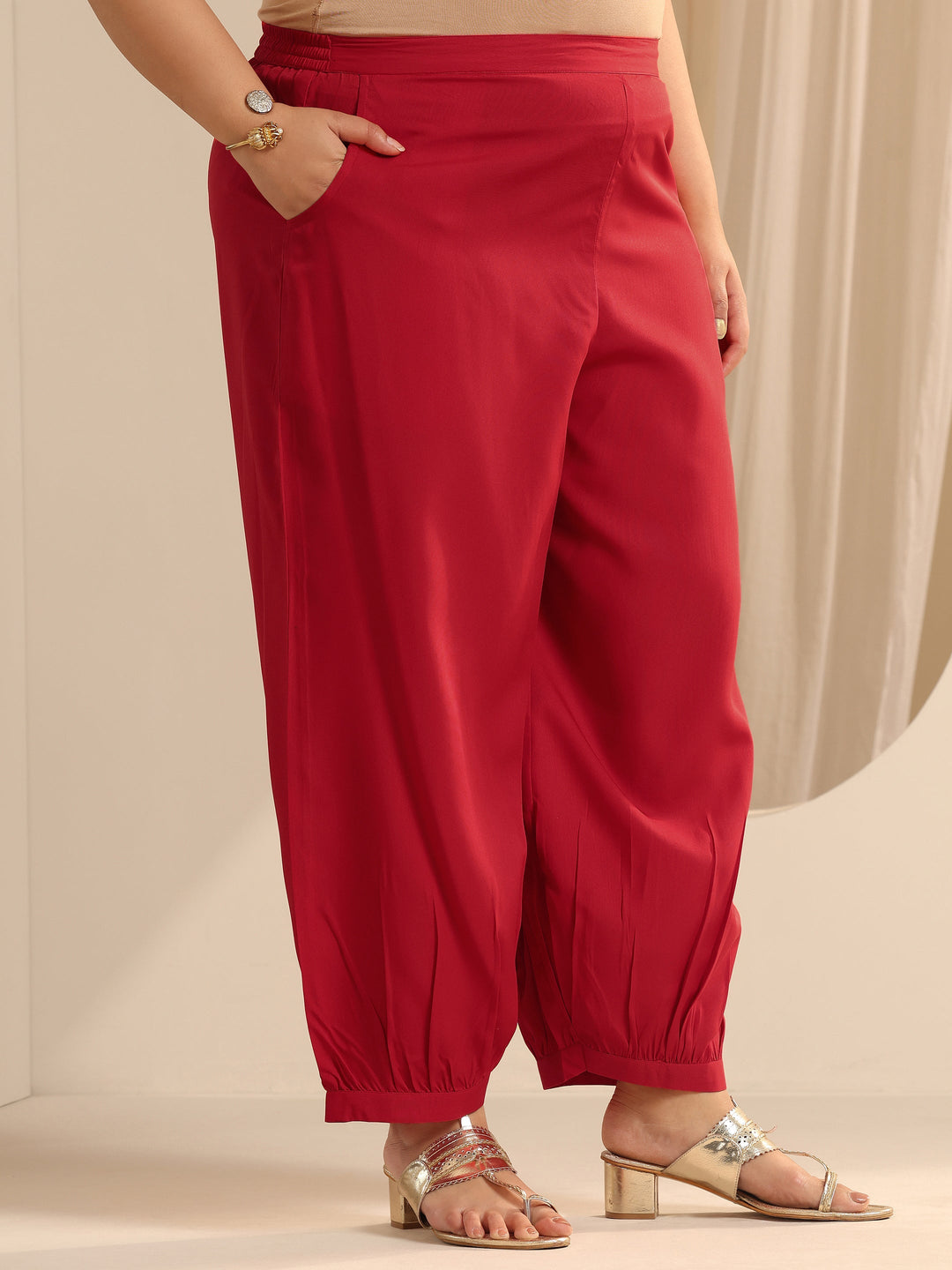 Red Bandhani Printed Silk blend Straight Suit Set With Dupatta