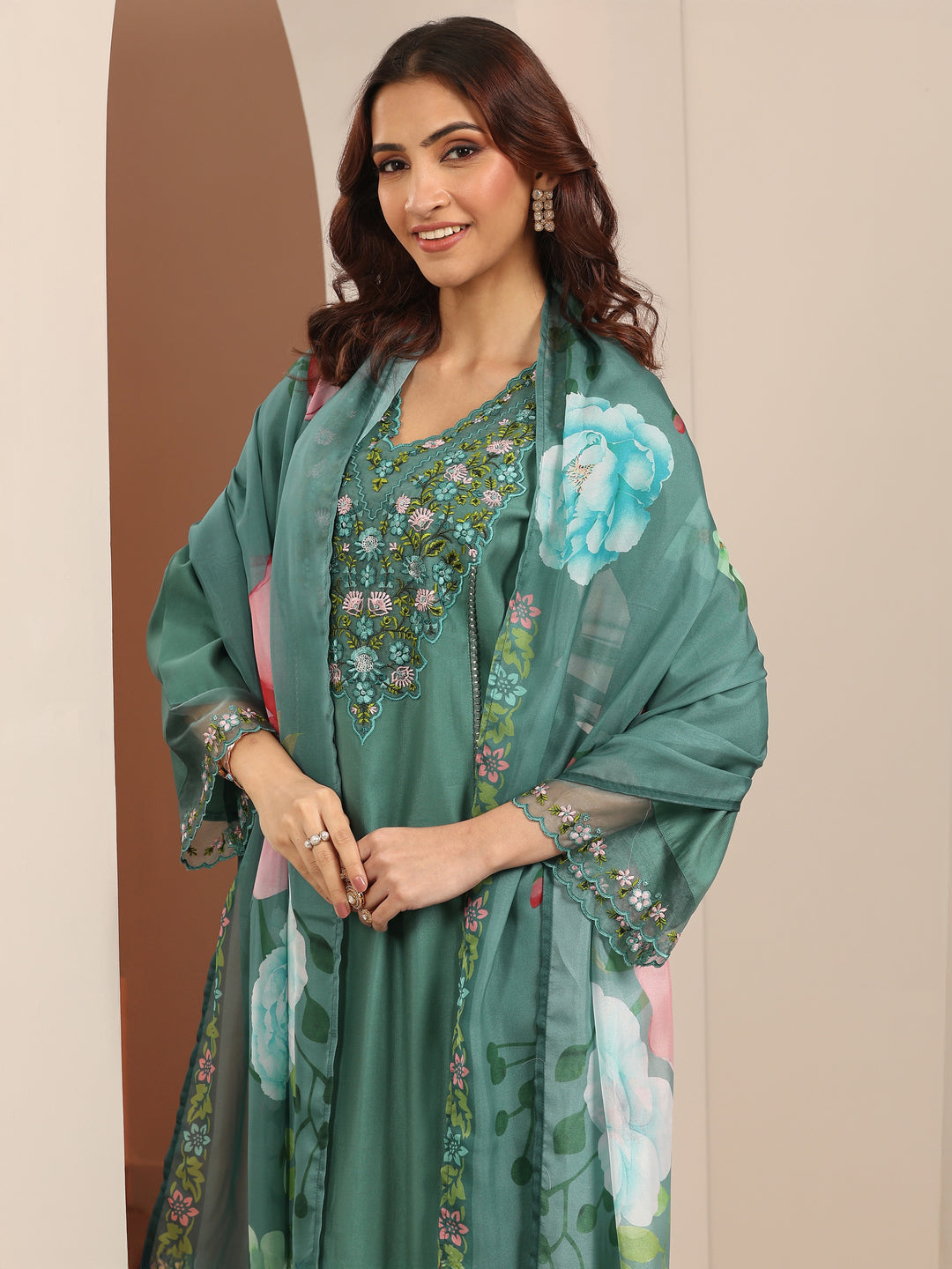 Green Embroidered Silk Blend Straight Suit Set With Dupatta