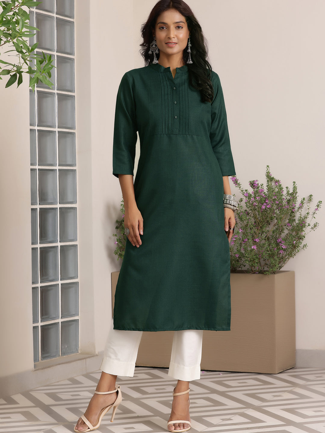Green Solid Cotton Blend Straight Kurta