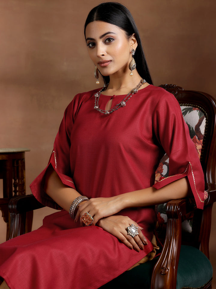 Maroon Solid Cotton Blend Straight Kurta