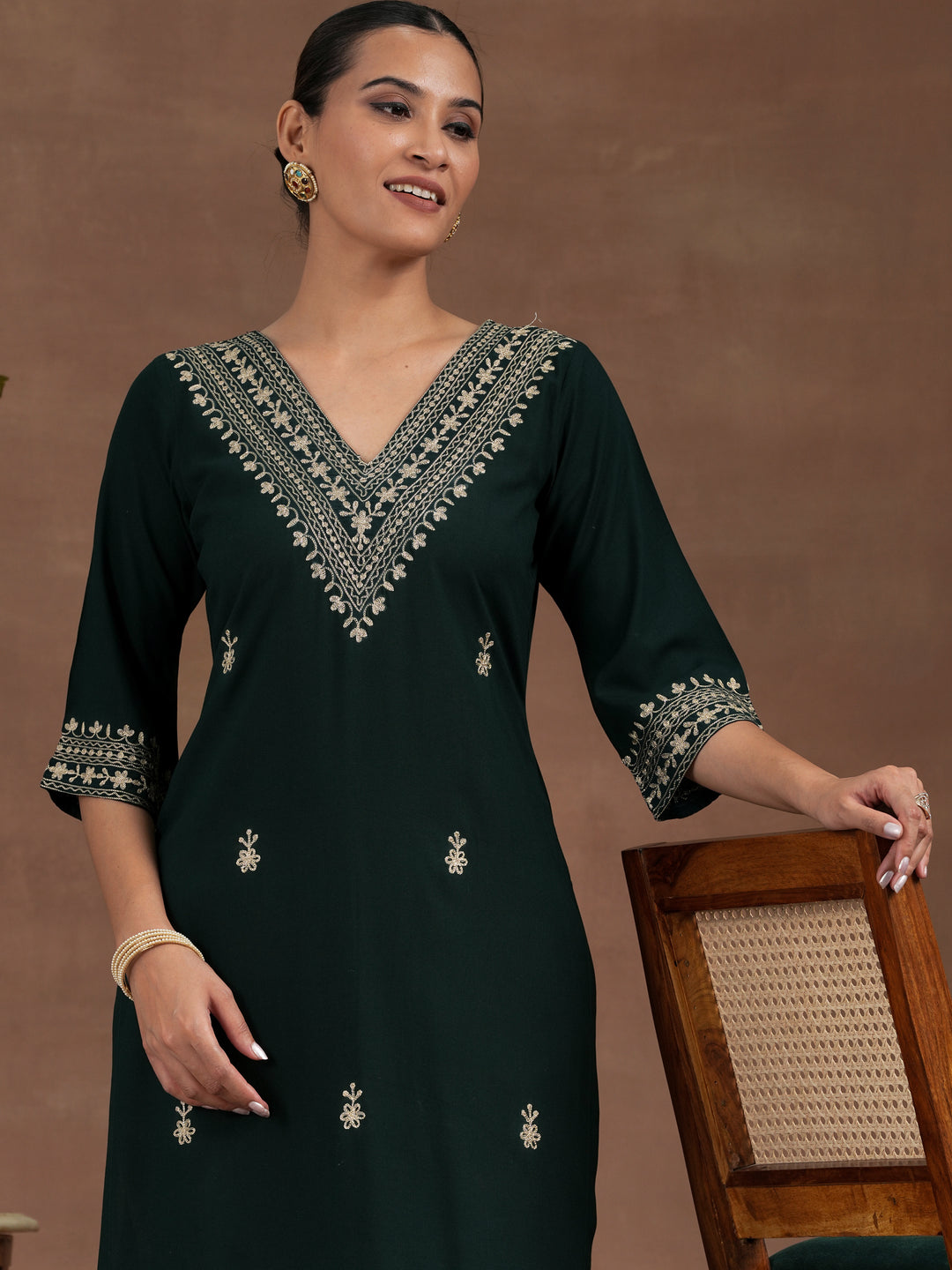 Green Embroidered Rayon Straight Kurta