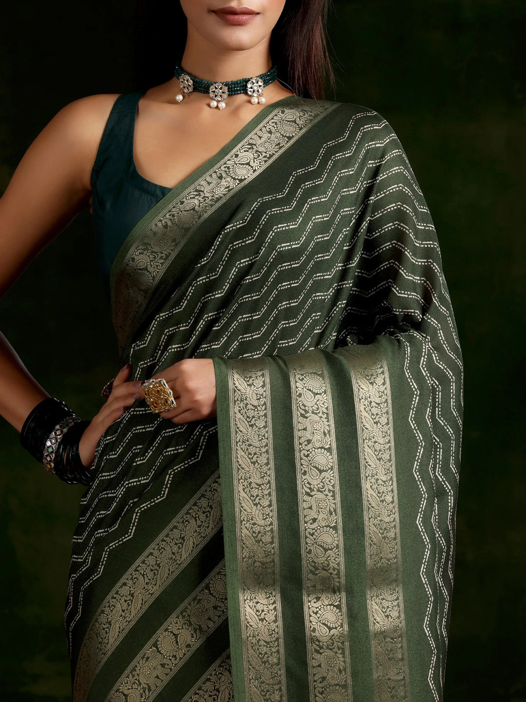 Olive Printed Silk Blend Saree With Unstitched Blouse Piece
