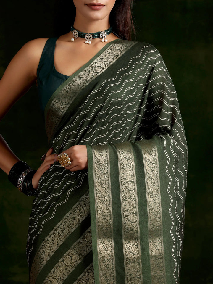 Olive Printed Silk Blend Saree With Unstitched Blouse Piece