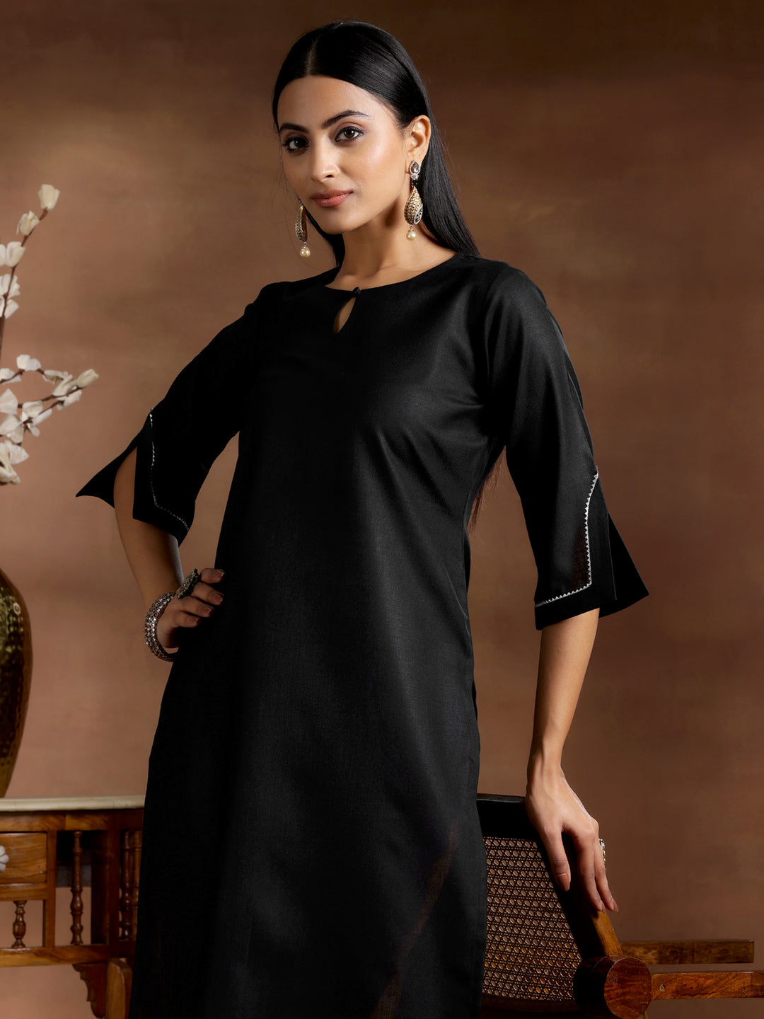 Black Solid Cotton Blend Straight Kurta