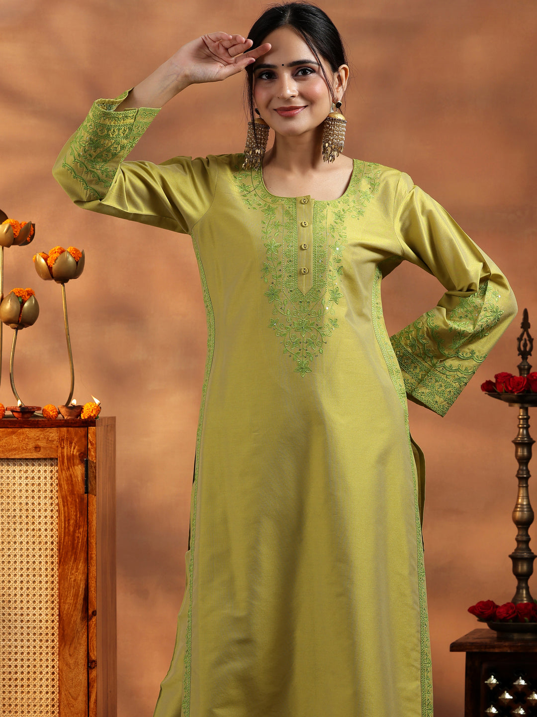 Green Embroidered Silk Blend Straight Kurta Set