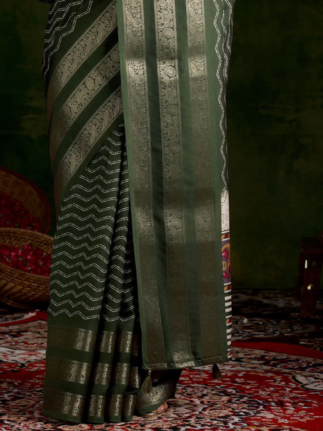 Olive Printed Silk Blend Saree With Unstitched Blouse Piece