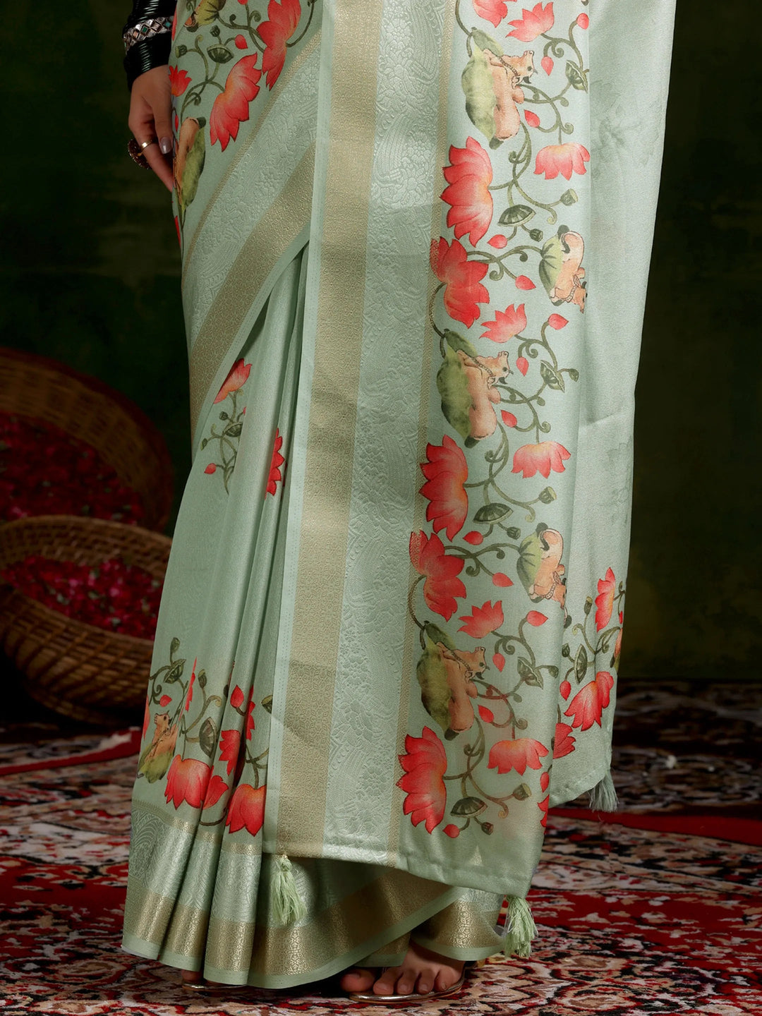 Green Printed Silk Blend Saree With Unstitched Blouse Piece