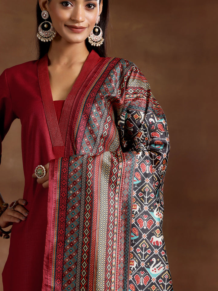 Maroon Solid Cotton Blend Straight Suit With Dupatta