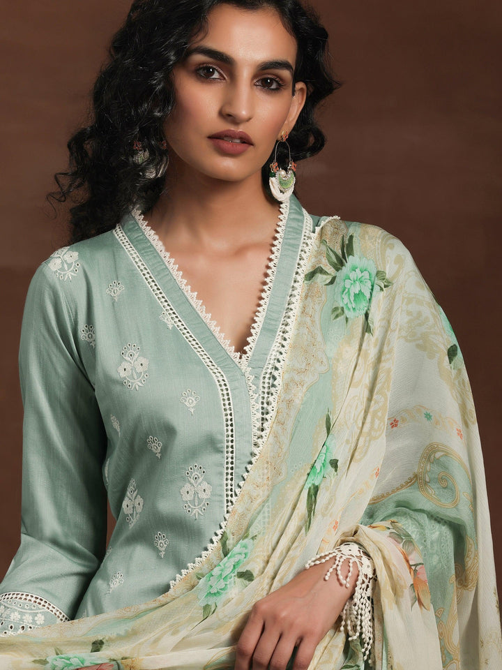 Green Embroidered Silk Blend Straight Suit With Dupatta