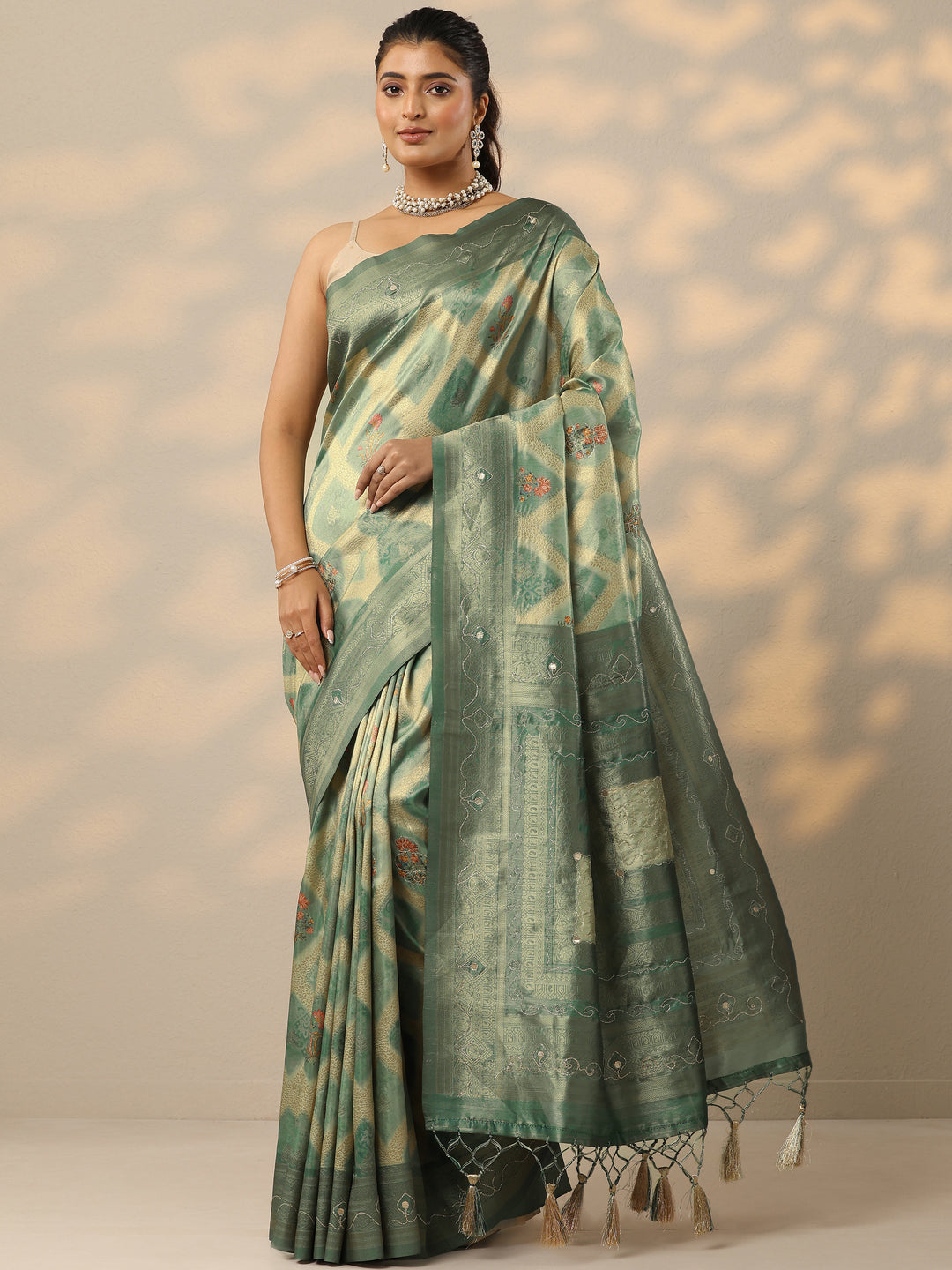 Green Woven Design Silk Blend Saree With Unstitched Blouse Piece