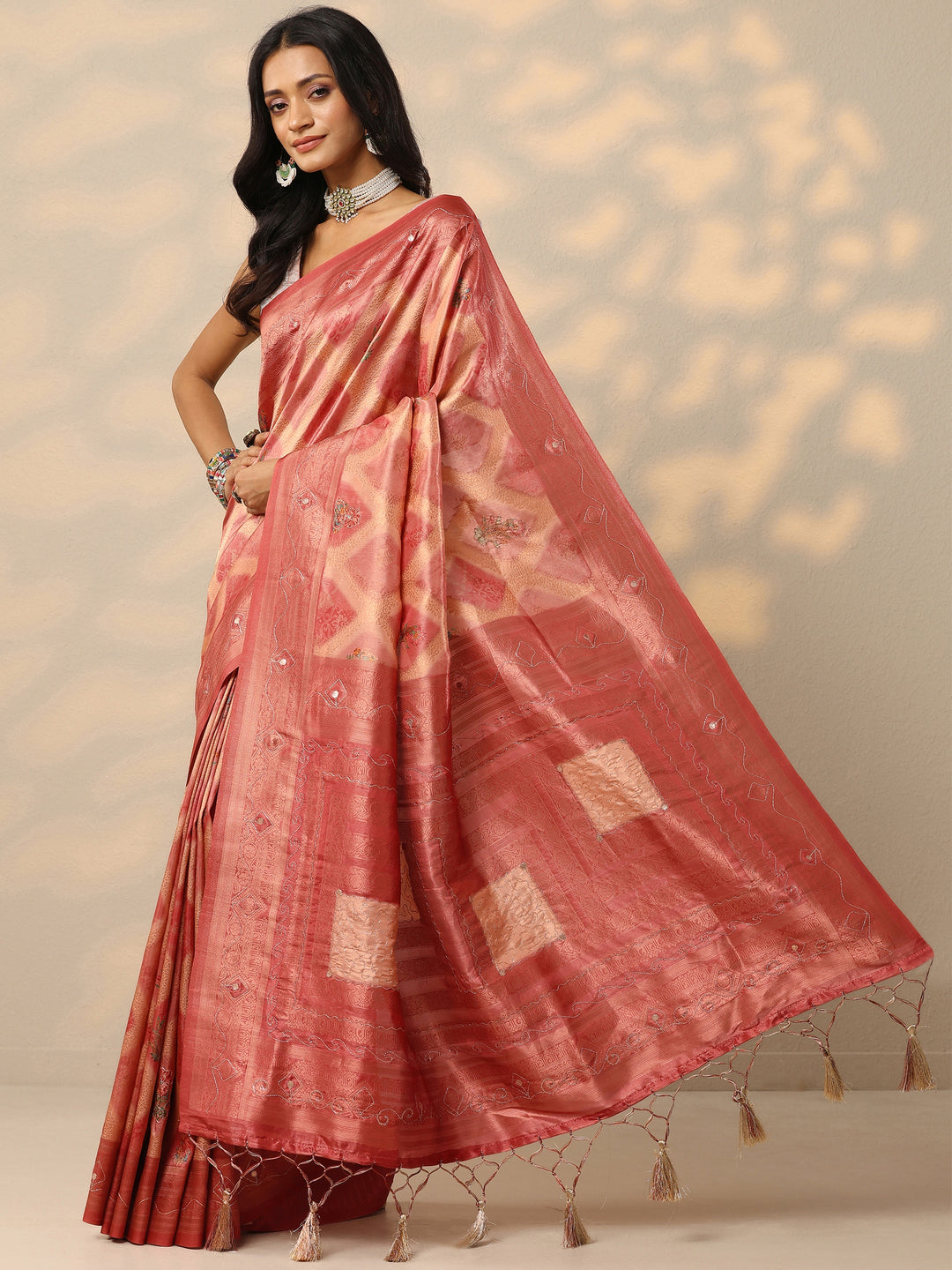 Peach Woven Design Silk Blend Saree With Unstitched Blouse Piece