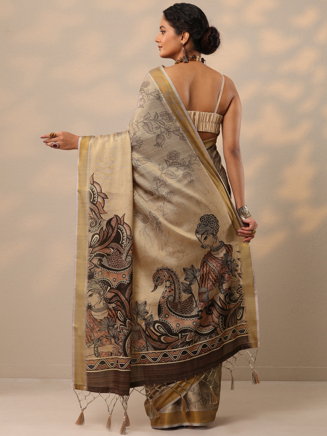 Beige Printed Silk Blend Saree With Unstitched Blouse Piece