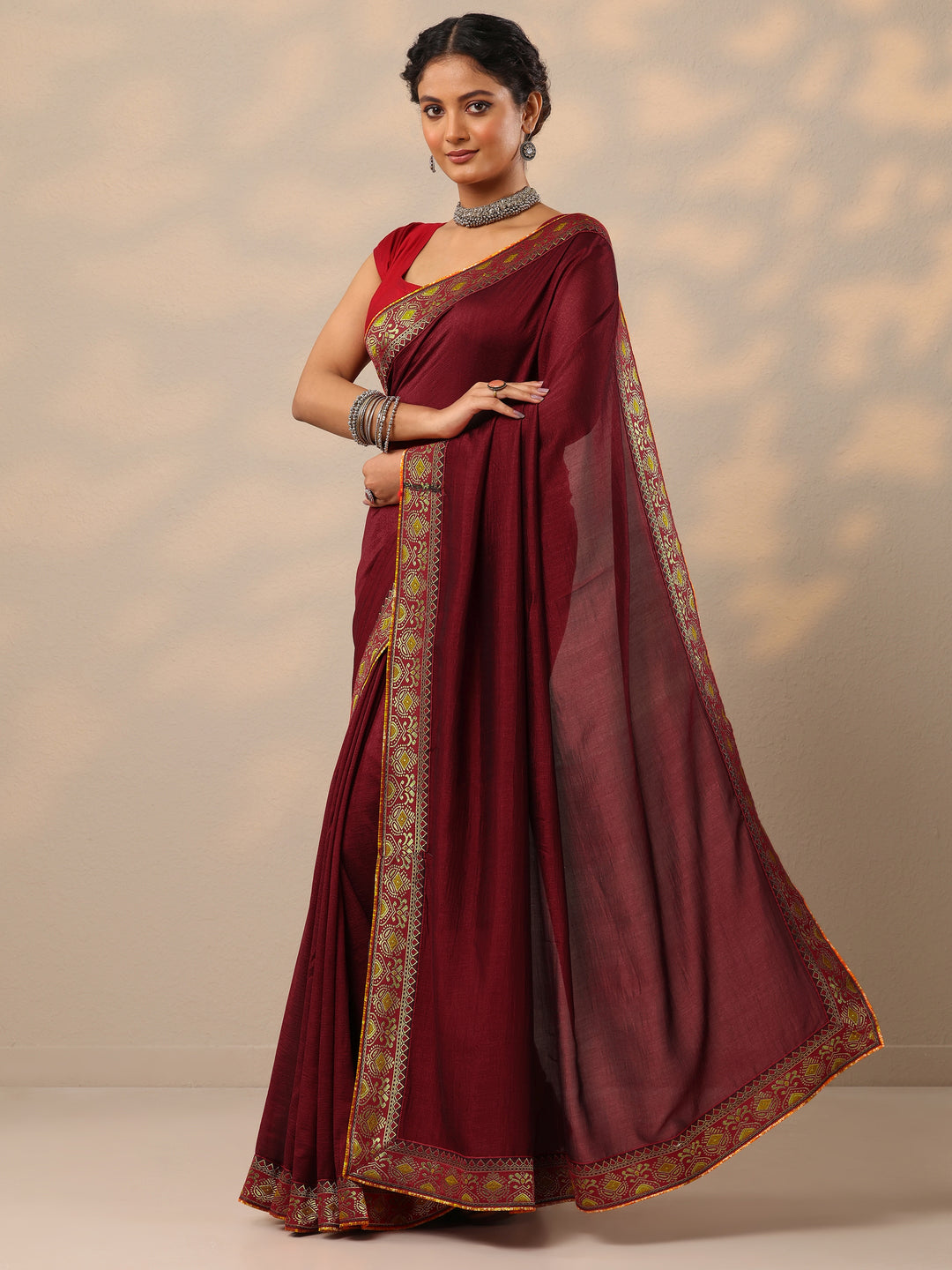 Maroon Solid Silk blend Saree With Unstitched Blouse Piece