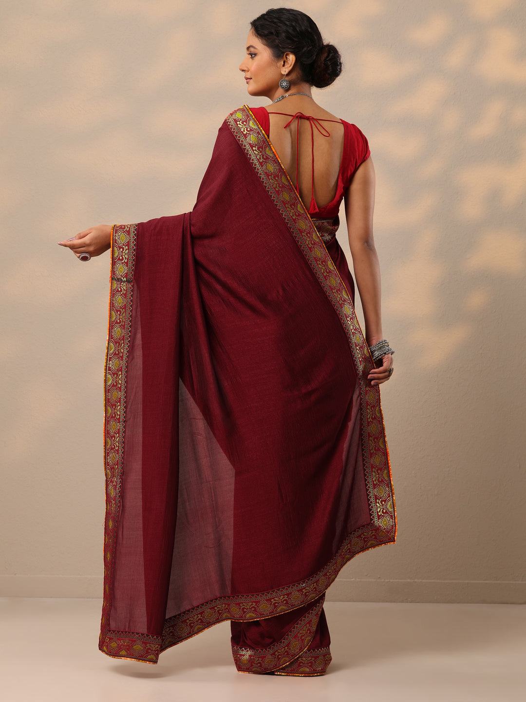 Maroon Solid Silk blend Saree With Unstitched Blouse Piece