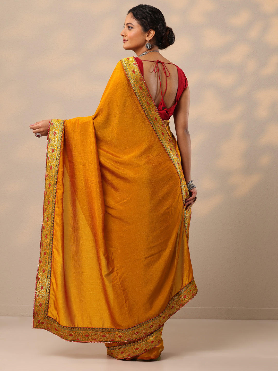 Mustard Solid Silk Blend Saree With Unstitched Blouse Piece