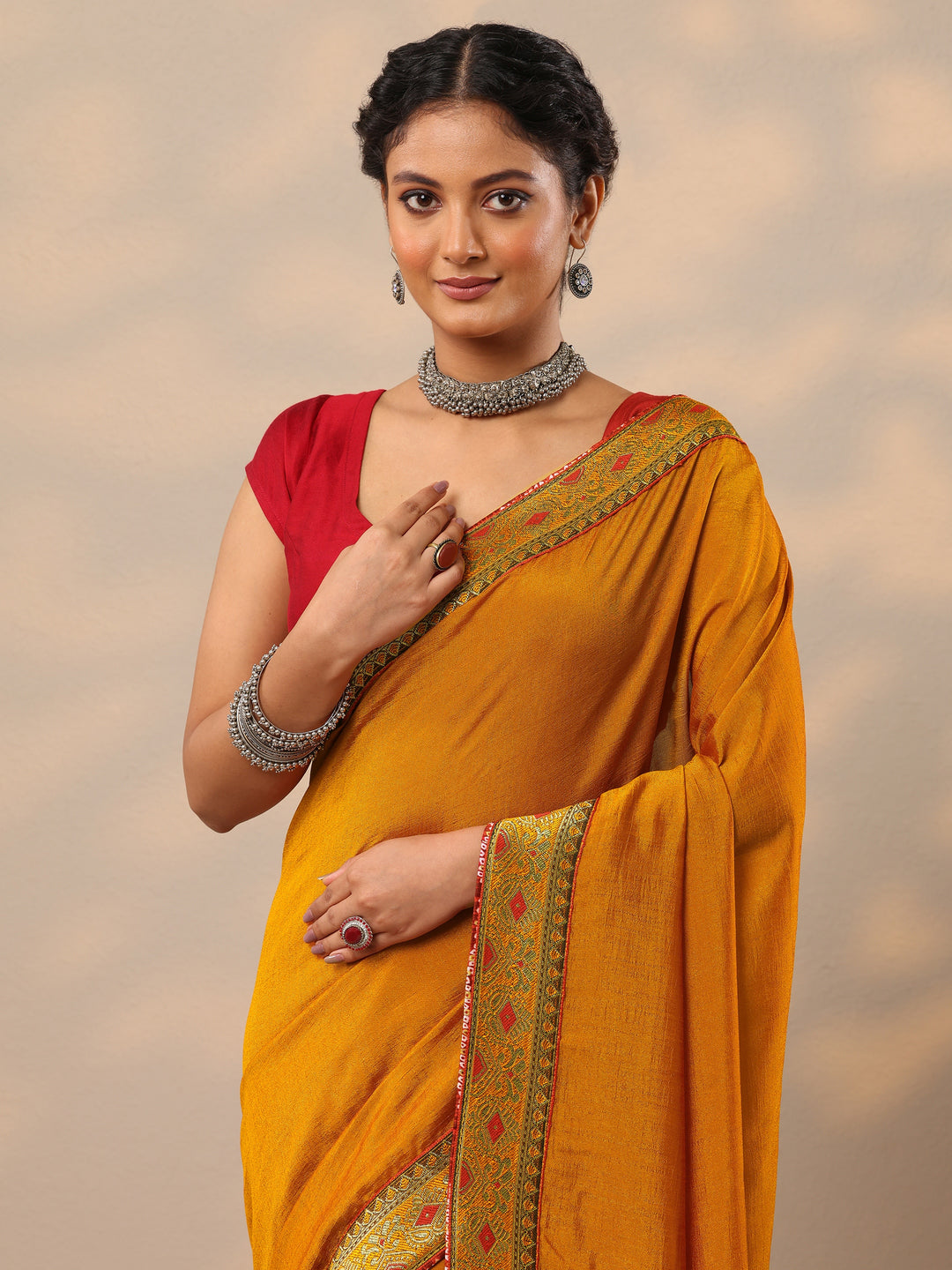 Mustard Solid Silk Blend Saree With Unstitched Blouse Piece